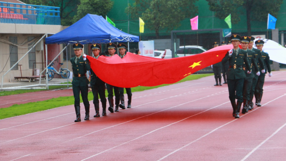 上海西点军训学校国旗护卫队